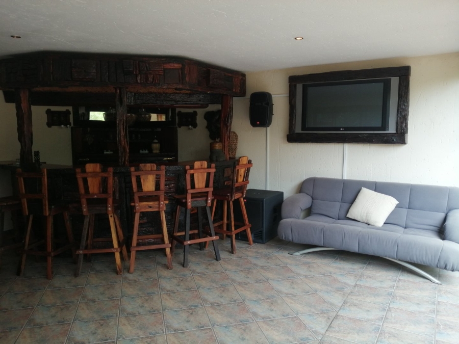 4 Bedroom Property for Sale in Boschenvaal River Front Lodges Free State